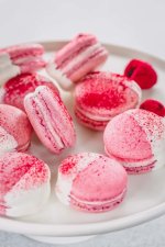 Raspberry-Macarons-1-650x975.jpeg