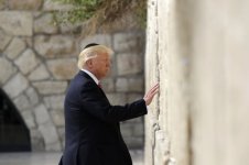 170522-trump-western-wall-jerusalem-njs-935a.jpg
