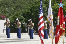 marines21gunsalute3.webp marines21gunsalute3.webp